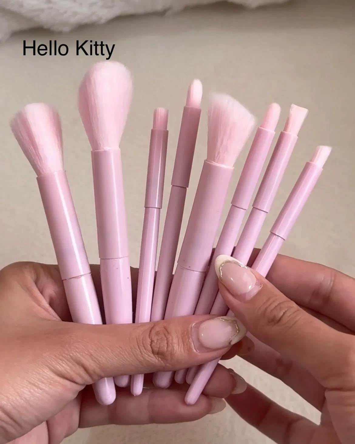 8pcs Mini Cartoon Travel Soft Fluffy Makeup Brushes Set
