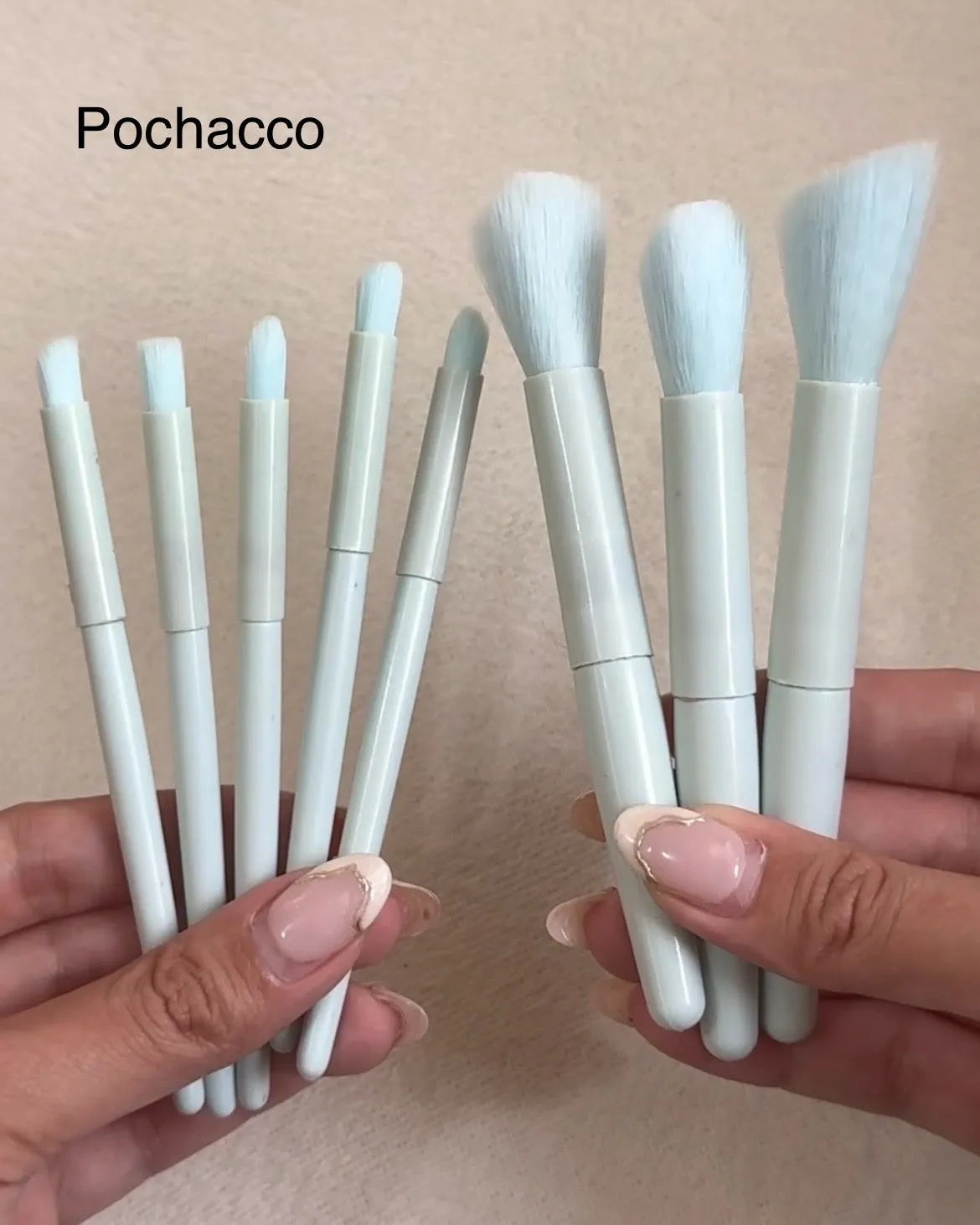 8pcs Mini Cartoon Travel Soft Fluffy Makeup Brushes Set