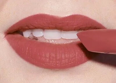 Avon True Perfectly Matte Lipstick