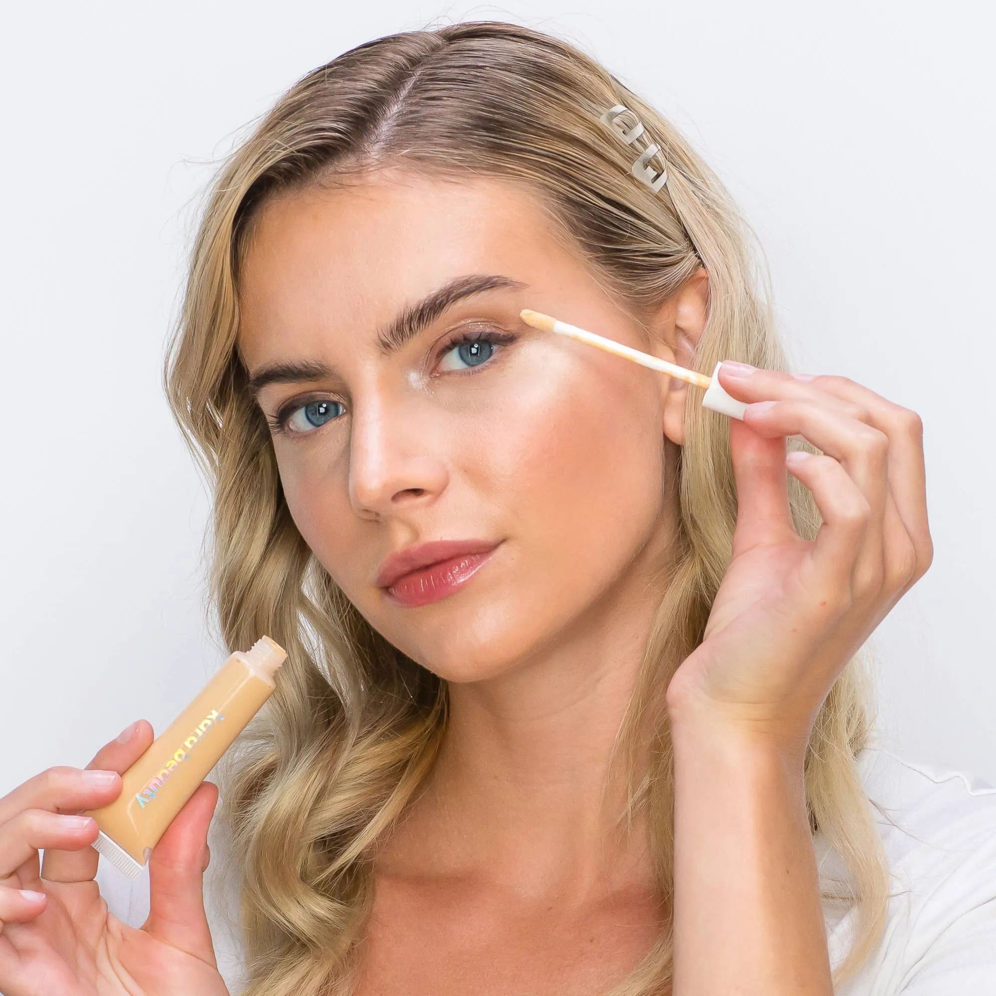 Essentials Eye Primer - Translucent Light
