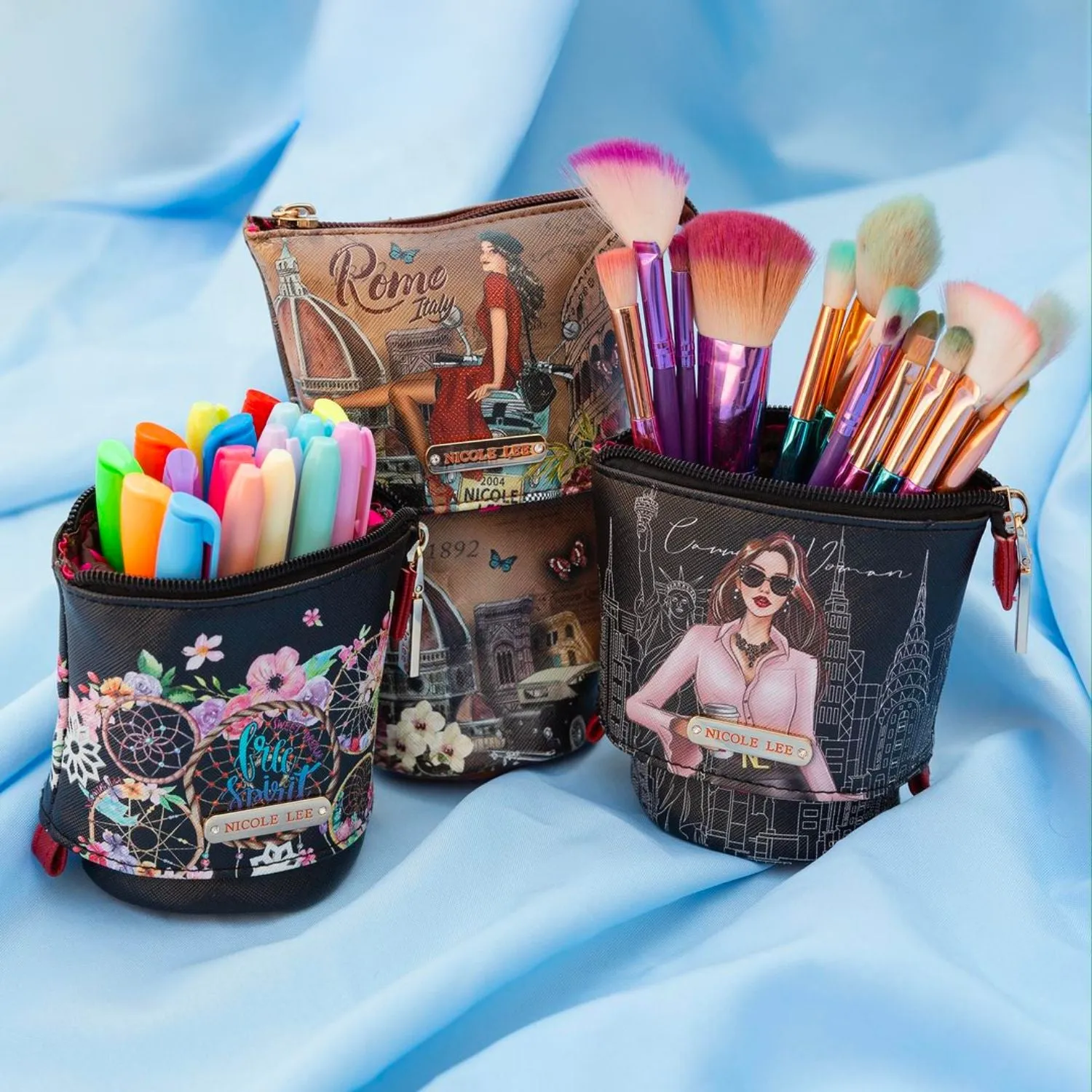 LAYERED MAKEUP BRUSH HOLDER