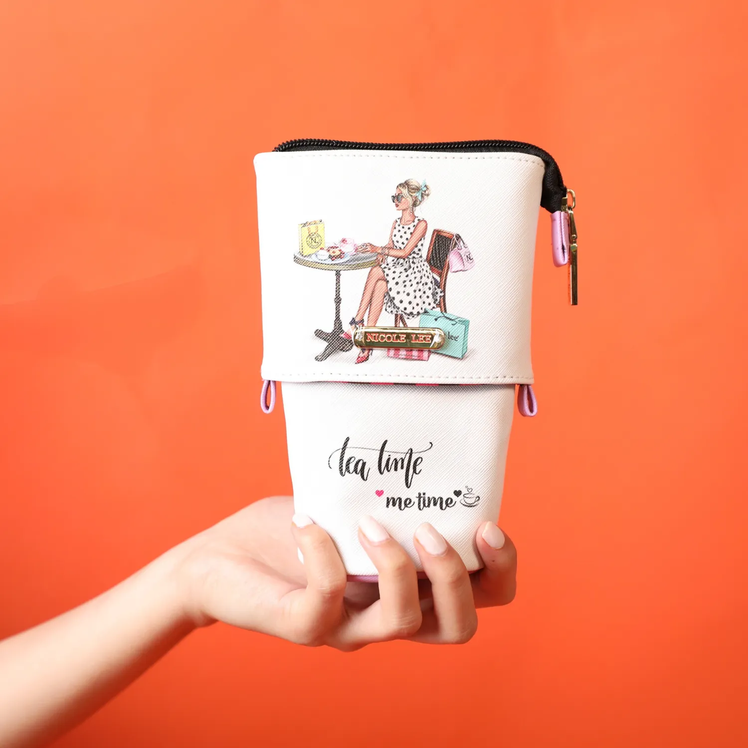 LAYERED MAKEUP BRUSH HOLDER