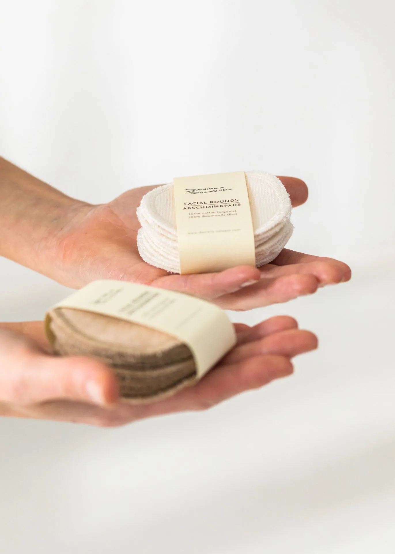 Organic Cotton Face Pads - Brown - 100% Cotton (organic) / 100 % Baumwolle (Bio)