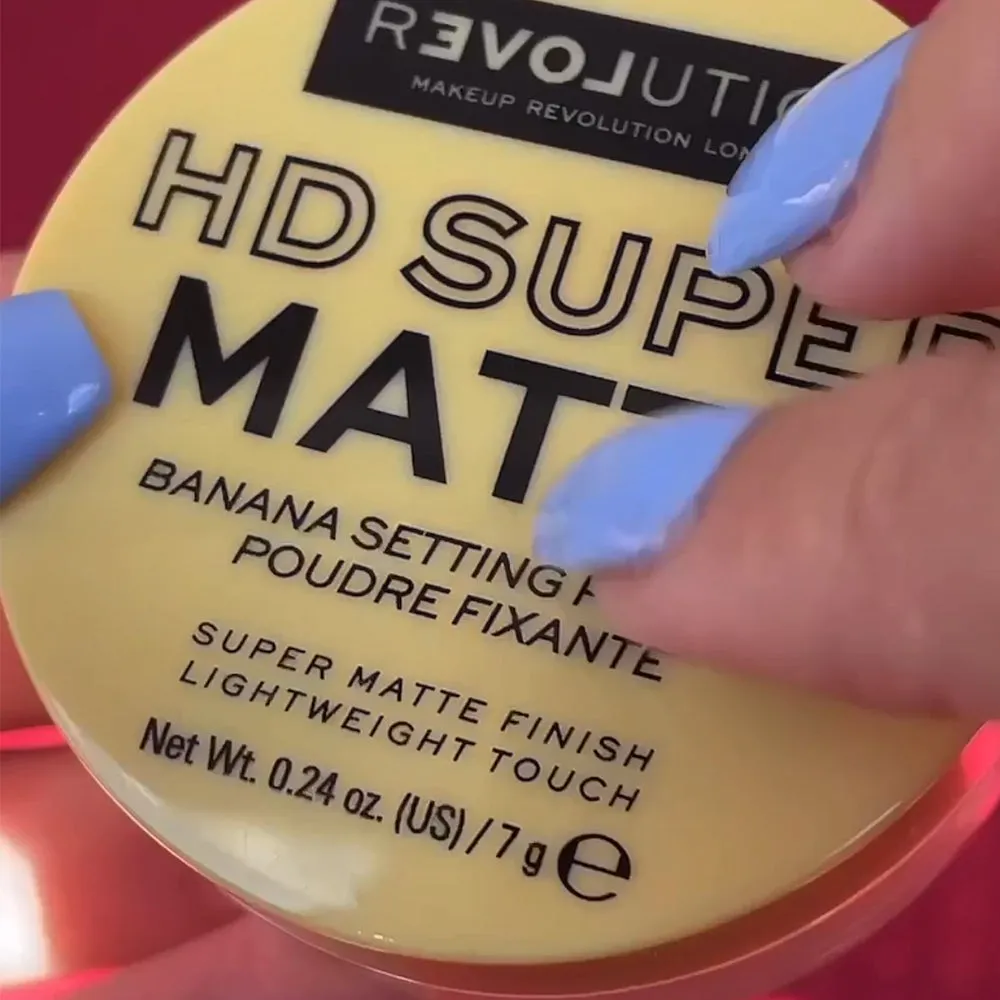 Relove By Revolution HD Super Matte Banana Powder