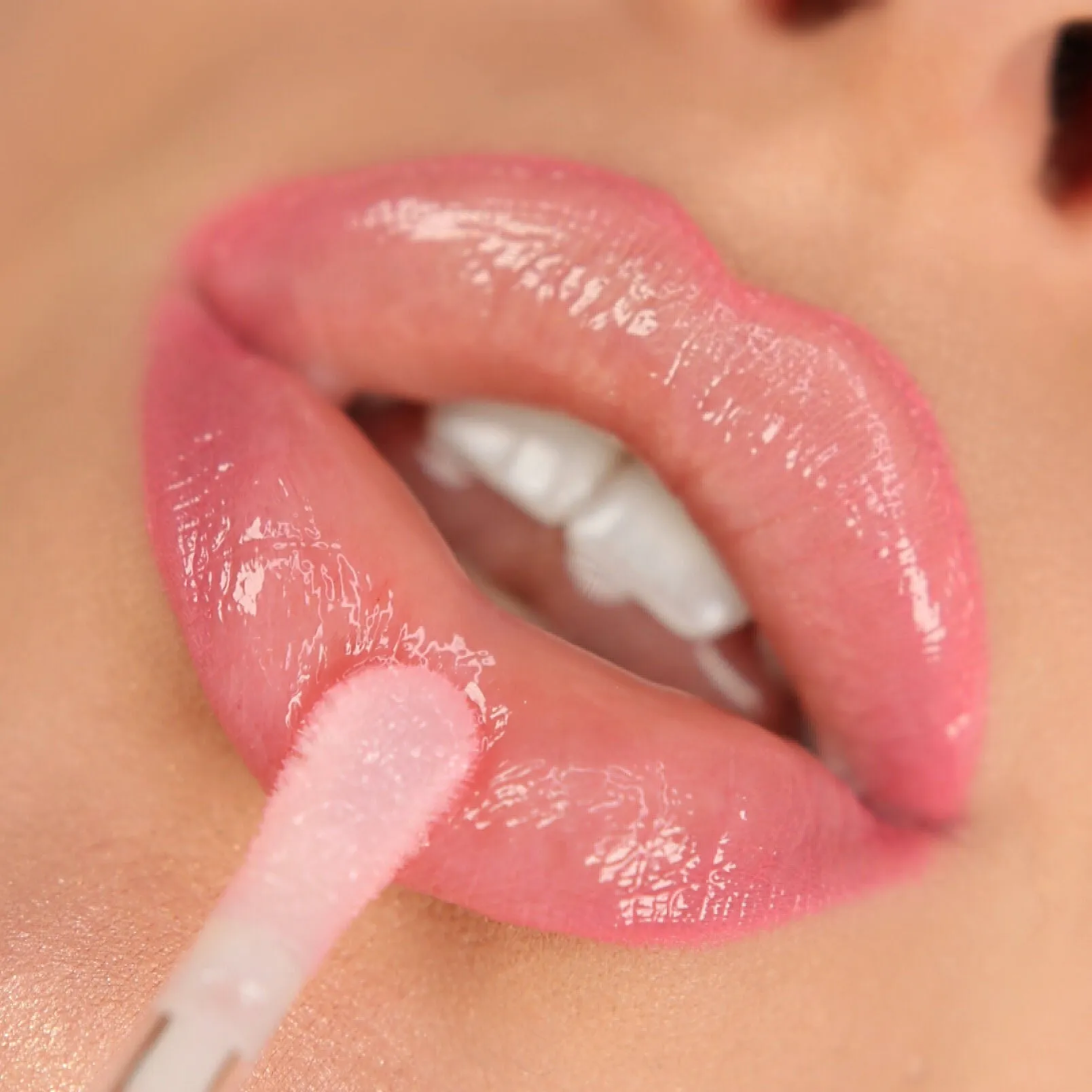 Revolution Pro Glossy Plump Lip Oil